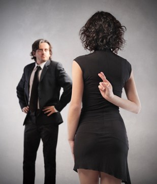 6e469-youre-lying-body-language-that-gives-liars-away-mainphoto