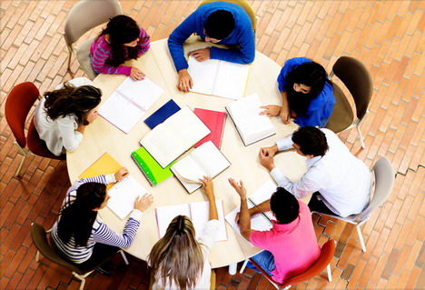online-students-group-study-tools